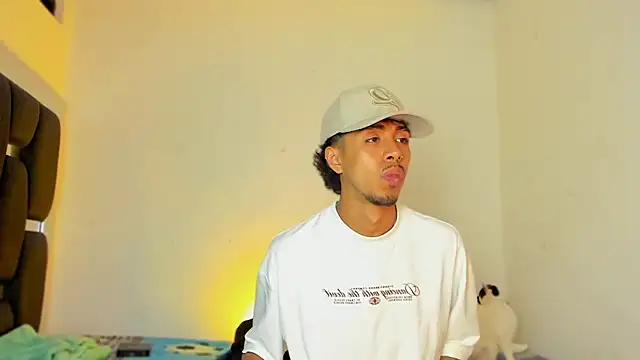 RyanRizzo online show from November 3, 2025, 10:53 pm