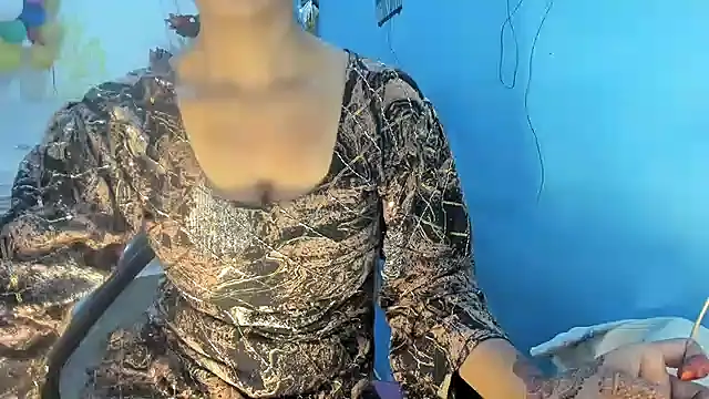 aarjulove online show from February 12, 2026, 11:27 am