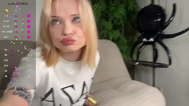 Snapshot of dollfromvenus chatting on November 1, 2025, 3:03 pm dollfromvenus online show from November 1, 2025, 3:03 pm