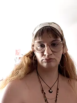 PrincesseMalicia online show from April 16, 2026, 1:45 pm