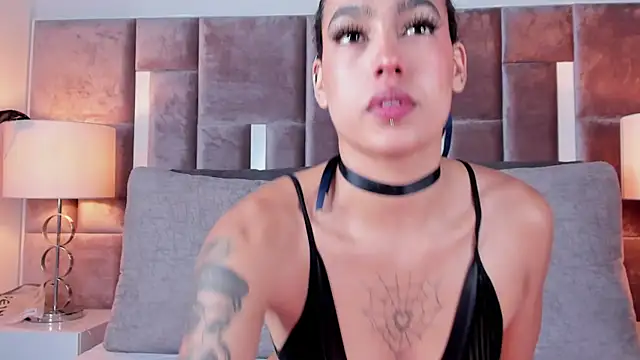 Snapshot of Nia_Bunny chatting on November 5, 2025, 12:49 pm Nia Bunny online show from November 5, 2025, 12:49 pm