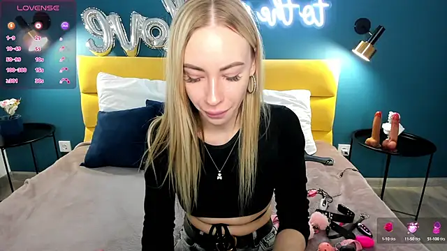 Snapshot of Diana_Garrett chatting on March 9, 2025, 1:25 am Diana Garrett online show from March 9, 2025, 1:25 am