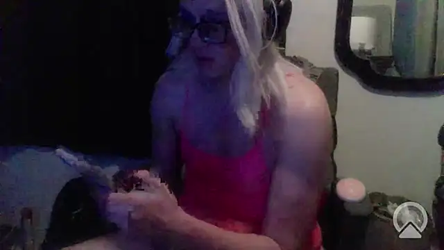 Snapshot of sexyblondetrans chatting on February 15, 2026, 8:24 am sexyblondetrans online show from February 15, 2026, 8:24 am