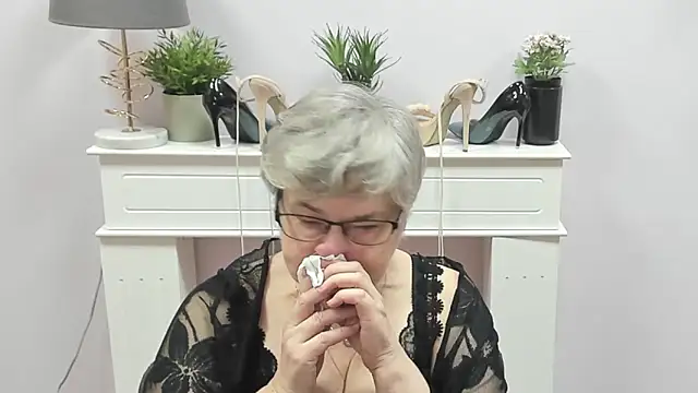 IrisDream online show from February 17, 2026, 7:05 am