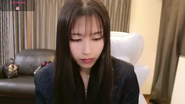 -satomi-jp online show from February 2, 2026, 12:48 pm