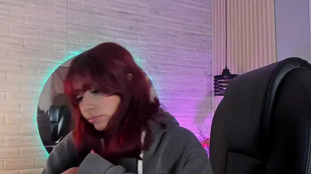 Snapshot of cloe__palmer chatting on December 5, 2024, 12:22 pm cloe palmer online show from December 5, 2024, 12:22 pm