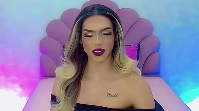 Snapshot of briana_sex32 chatting on January 15, 2025, 2:17 am briana sex32 online show from January 15, 2025, 2:17 am