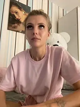 Snapshot of Liya_my chatting on September 9, 2025, 6:18 pm Liya my online show from September 9, 2025, 6:18 pm