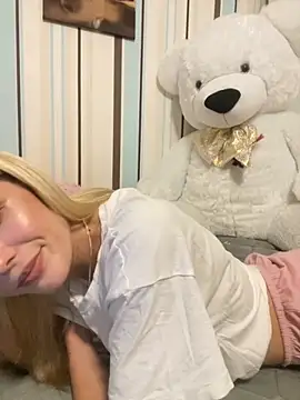 Snapshot of Liya_my chatting on September 15, 2025, 7:47 pm Liya my online show from September 15, 2025, 7:47 pm