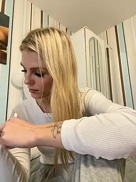 Snapshot of Liya_my chatting on October 8, 2025, 2:04 pm Liya my online show from October 8, 2025, 2:04 pm