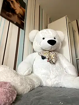 Snapshot of Liya_my chatting on October 18, 2025, 9:32 am Liya my online show from October 18, 2025, 9:32 am