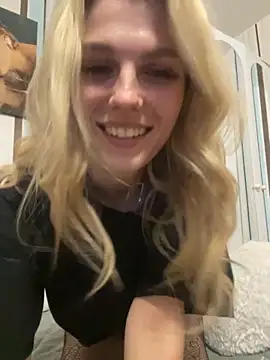 Snapshot of Liya_my chatting on November 19, 2025, 8:09 pm Liya my online show from November 19, 2025, 8:09 pm