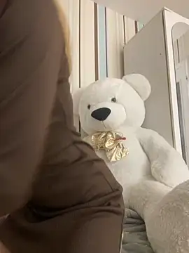 Snapshot of Liya_my chatting on November 26, 2025, 9:05 pm Liya my online show from November 26, 2025, 9:05 pm