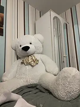 Snapshot of Liya_my chatting on December 22, 2025, 5:21 pm Liya my online show from December 22, 2025, 5:21 pm