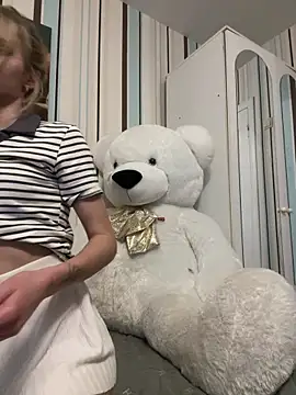 Snapshot of Liya_my chatting on January 7, 2026, 3:47 pm Liya my online show from January 7, 2026, 3:47 pm