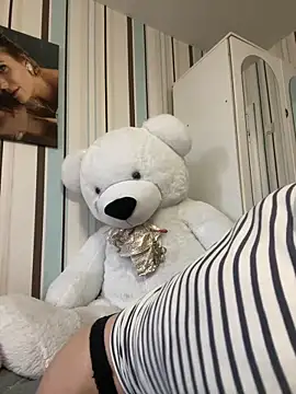 Snapshot of Liya_my chatting on January 14, 2026, 1:17 pm Liya my online show from January 14, 2026, 1:17 pm