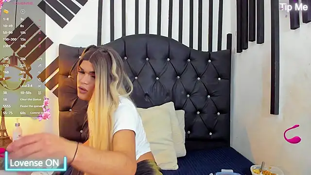 AllisonsweetZ online show from February 11, 2025, 9:03 pm