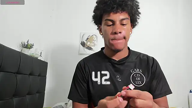 RoddyRich11 online show from February 9, 2025, 12:19 pm