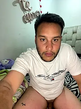 Snapshot of Cristian_099 chatting on January 15, 2026, 5:12 am Cristian 099 online show from January 15, 2026, 5:12 am