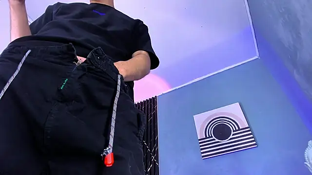 Snapshot of Liam_crox chatting on December 19, 2024, 7:07 pm Liam crox online show from December 19, 2024, 7:07 pm