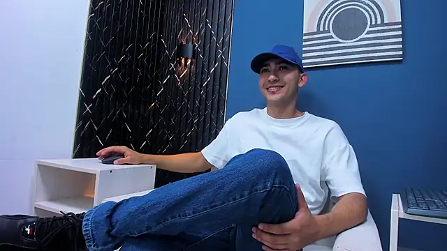 Snapshot of Liam_crox chatting on January 28, 2025, 7:32 pm Liam crox online show from January 28, 2025, 7:32 pm