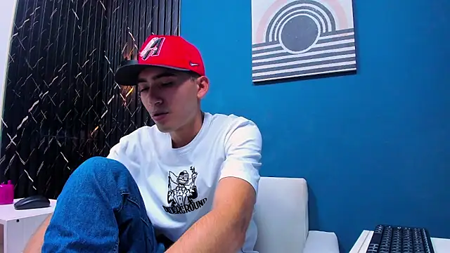 Snapshot of Liam_crox chatting on February 4, 2025, 5:34 pm Liam crox online show from February 4, 2025, 5:34 pm