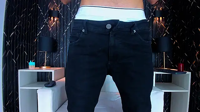 Snapshot of Liam_crox chatting on February 14, 2025, 10:47 pm Liam crox online show from February 14, 2025, 10:47 pm