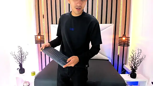 Snapshot of Liam_crox chatting on February 27, 2025, 11:52 am Liam crox online show from February 27, 2025, 11:52 am