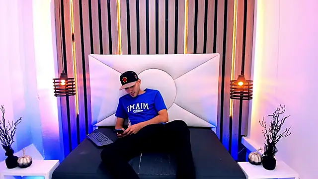 Snapshot of Liam_crox chatting on March 12, 2025, 4:13 pm Liam crox online show from March 12, 2025, 4:13 pm