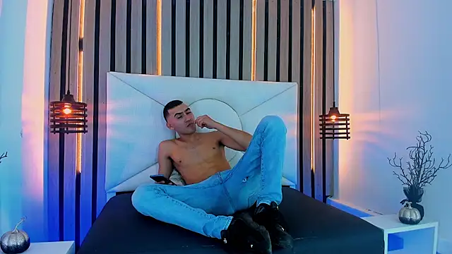 Snapshot of Liam_crox chatting on March 22, 2025, 6:25 pm Liam crox online show from March 22, 2025, 6:25 pm