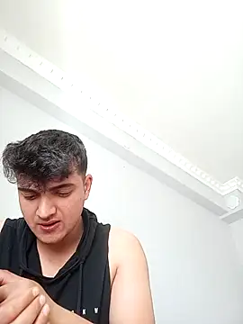 Snapshot of boy_3835 chatting on March 13, 2025, 1:29 pm boy 3835 online show from March 13, 2025, 1:29 pm