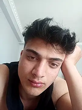 Snapshot of boy_3835 chatting on March 14, 2025, 12:40 pm boy 3835 online show from March 14, 2025, 12:40 pm