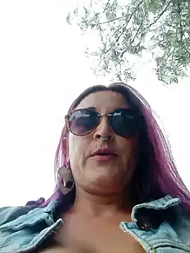 Snapshot of sophie_banger chatting on May 21, 2026, 9:44 pm sophie banger online show from May 21, 2026, 9:44 pm