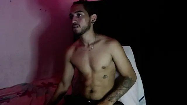 Snapshot of maxximus_100 chatting on December 18, 2024, 5:26 am maxximus 100 online show from December 18, 2024, 5:26 am