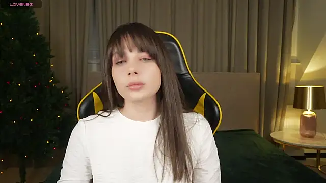 Snapshot of Alisa054 chatting on December 14, 2024, 7:46 pm Alisa054 online show from December 14, 2024, 7:46 pm