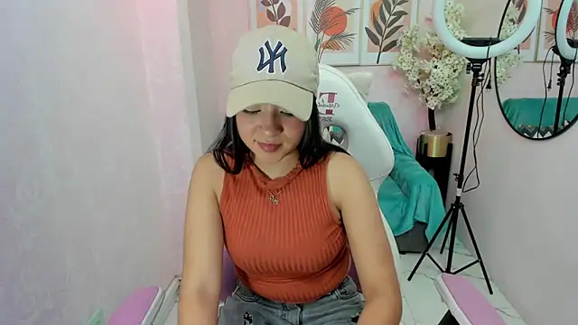 Zafiro t18 online show from December 13, 2024, 10:13 pm