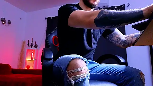 MightyAaron66 online show from December 21, 2025, 5:36 am