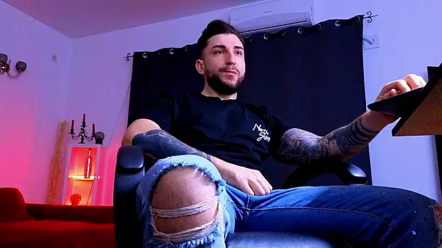 Snapshot of MightyAaron66 chatting on February 10, 2026, 5:22 am MightyAaron66 online show from February 10, 2026, 5:22 am