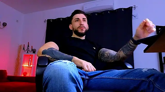 Snapshot of MightyAaron66 chatting on February 15, 2026, 3:47 am MightyAaron66 online show from February 15, 2026, 3:47 am