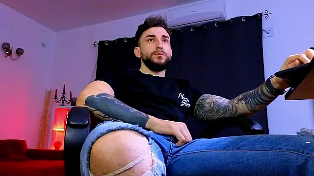 Snapshot of MightyAaron66 chatting on February 28, 2026, 4:35 am MightyAaron66 online show from February 28, 2026, 4:35 am