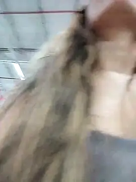 cuteluci  online show from February 16, 2025, 6:54 pm