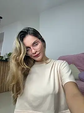 cuteluci  online show from June 30, 2026, 6:47 am