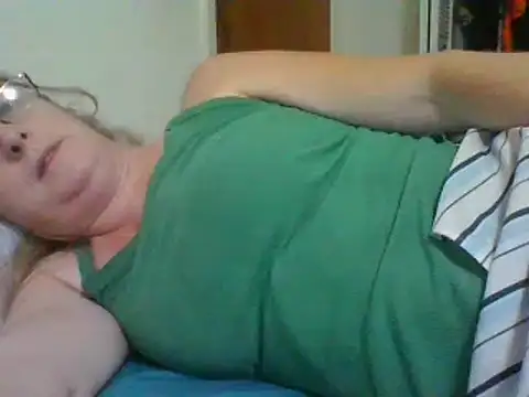 Emilylyn2501 online show from December 13, 2024, 9:09 pm