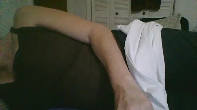 Emilylyn2501 online show from January 12, 2026, 2:28 am