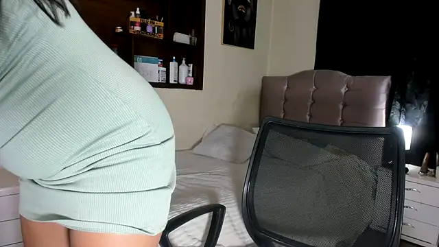 arianithaxox online show from January 14, 2025, 6:56 am