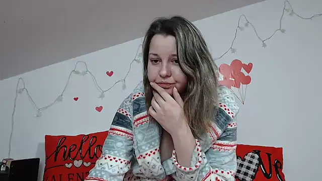 SweetMaddy888 online show from February 14, 2025, 6:08 pm