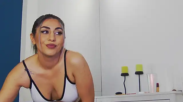 CelineMeyerr online show from November 7, 2025, 6:35 am