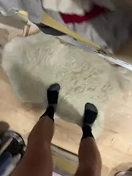 Snapshot of rundum40 chatting on February 13, 2025, 4:28 pm rundum40 online show from February 13, 2025, 4:28 pm