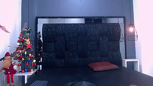 Molly Spears online show from December 5, 2025, 7:43 pm