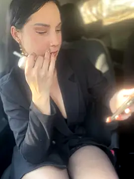 Roxana-Sexy online show from November 14, 2025, 4:11 am